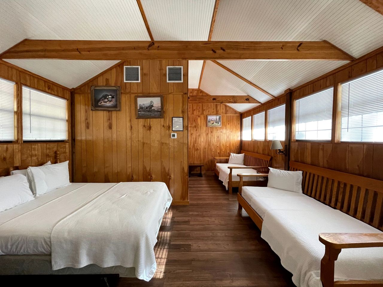 Charming Cabin with Scenic Wooded Views near Zwolle, Louisiana