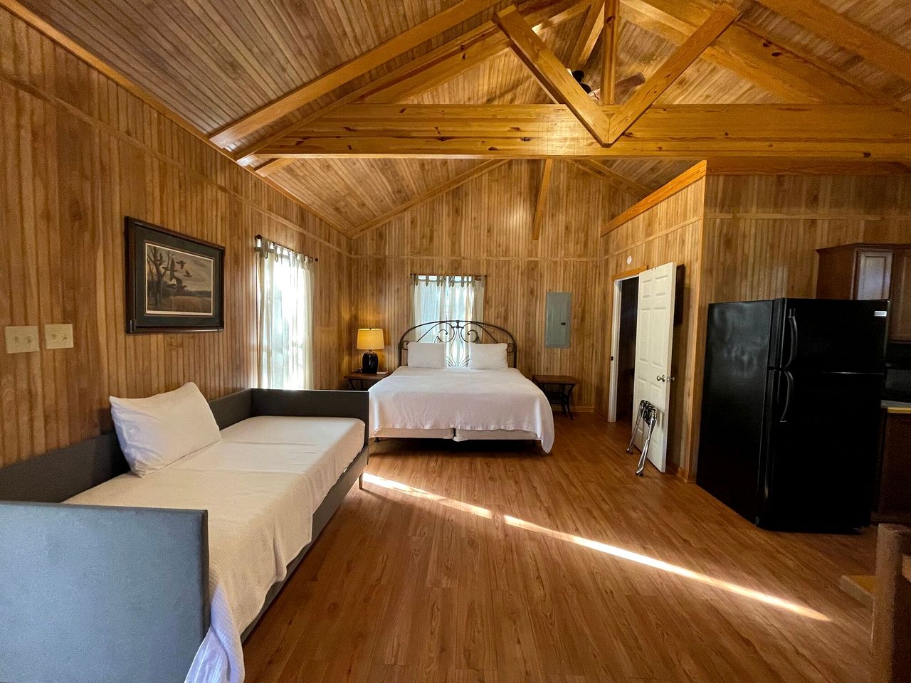 Scenic Waterfront Cabin with Private Pond and Outdoor Amenities near Zwolle, Louisiana