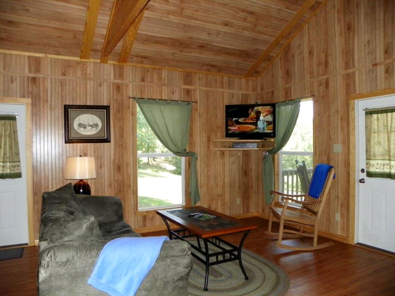 Inviting Waterfront Cabin with Private Pond and Outdoor Deck Near Zwolle, Louisiana