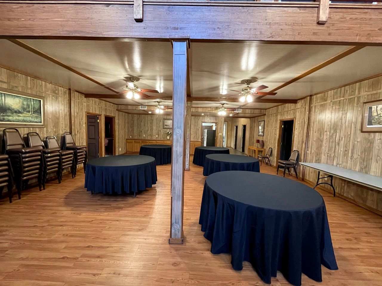 Luxurious Retreat Cabin with Scenic Pond Views, Expansive Decks, and Resort Amenities Near Zwolle, LA