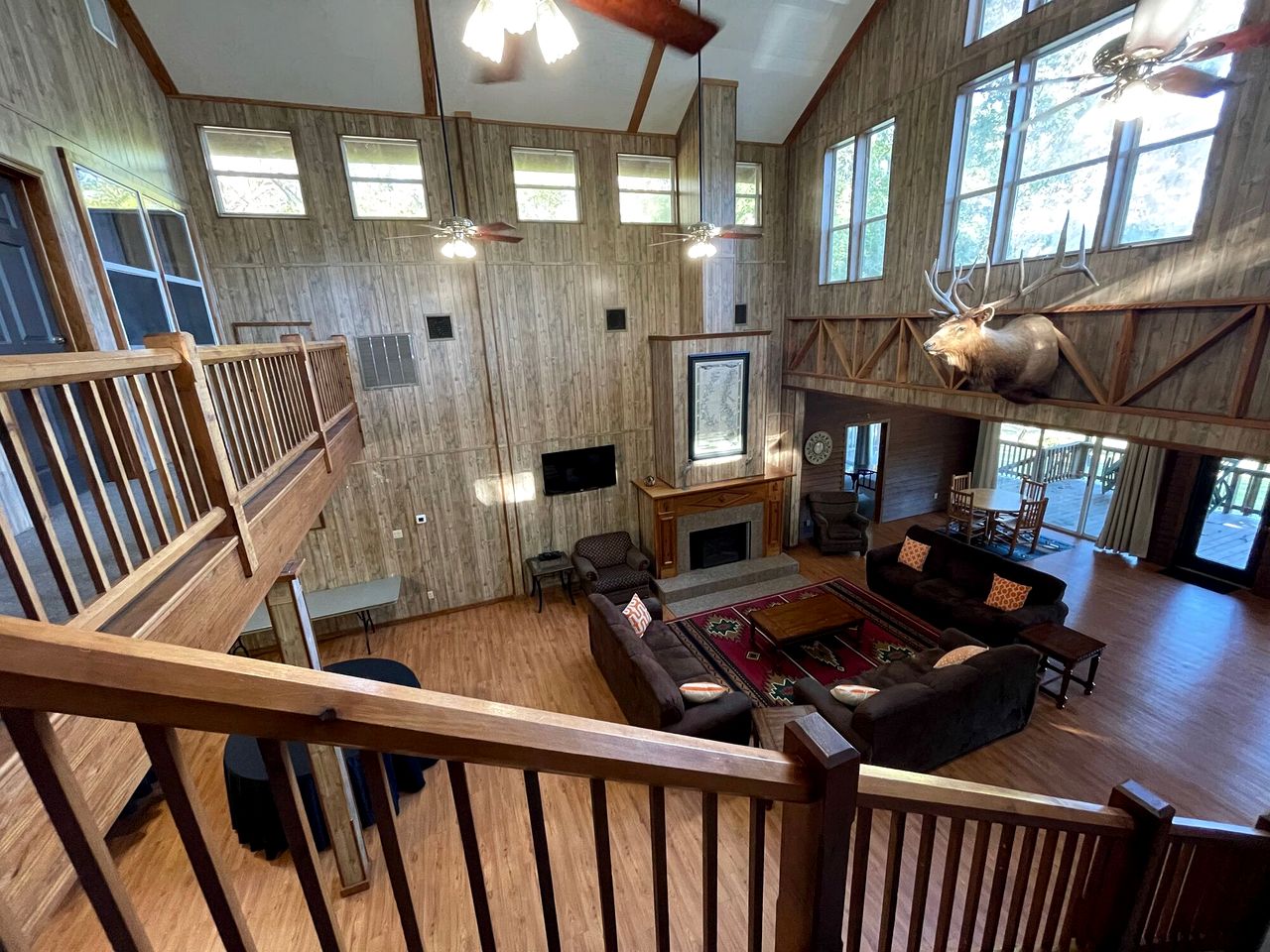 Luxurious Retreat Cabin with Scenic Pond Views, Expansive Decks, and Resort Amenities Near Zwolle, LA