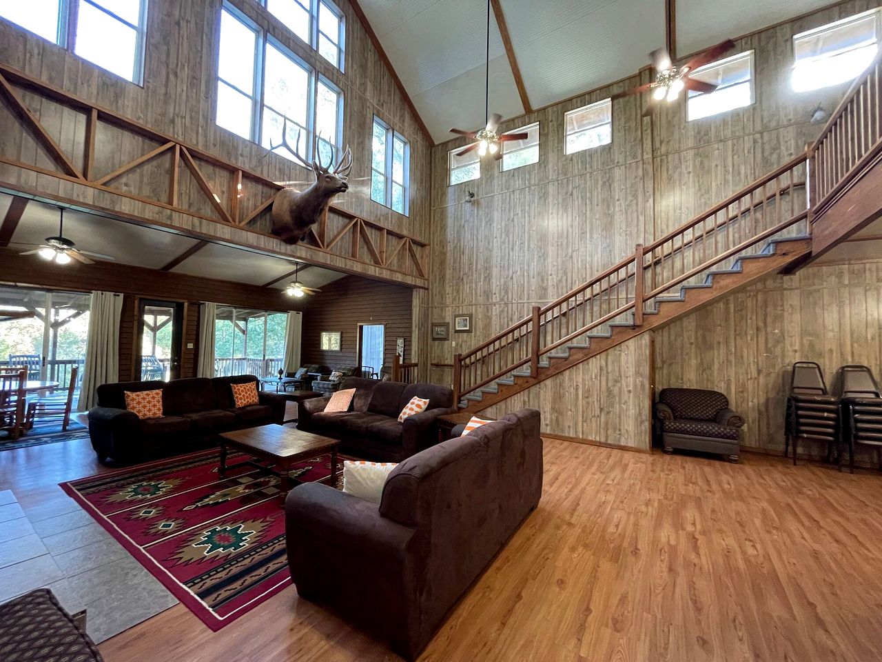 Luxurious Retreat Cabin with Scenic Pond Views, Expansive Decks, and Resort Amenities Near Zwolle, LA