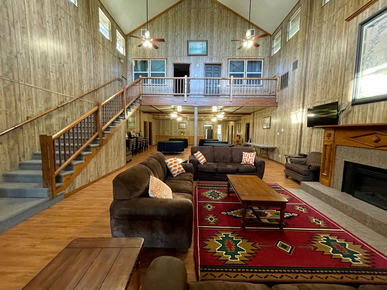 Luxurious Retreat Cabin with Scenic Pond Views, Expansive Decks, and Resort Amenities Near Zwolle, LA