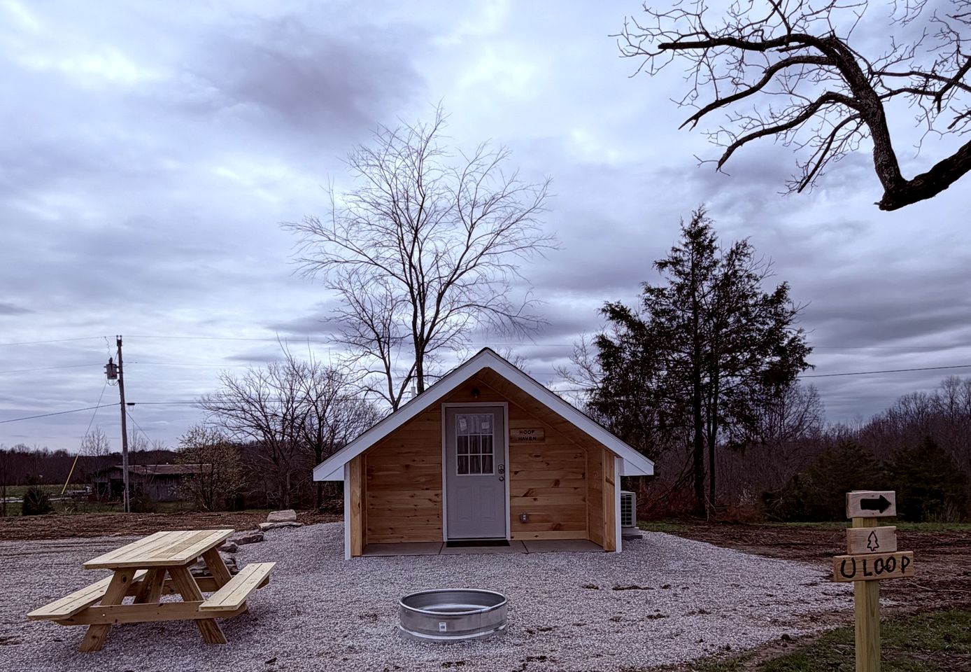 Cozy Rustic Cabin Retreat Perfect After a Day of Adventure in London, Kentucky