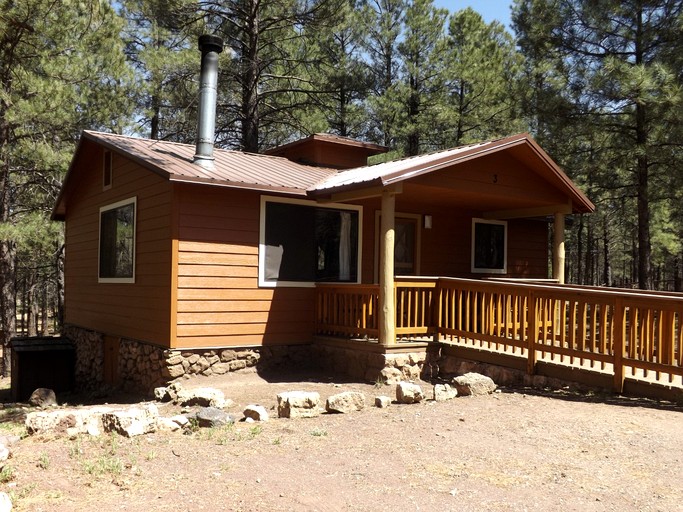 Off-Grid Cabin Great for a Couple Retreat in Arizona