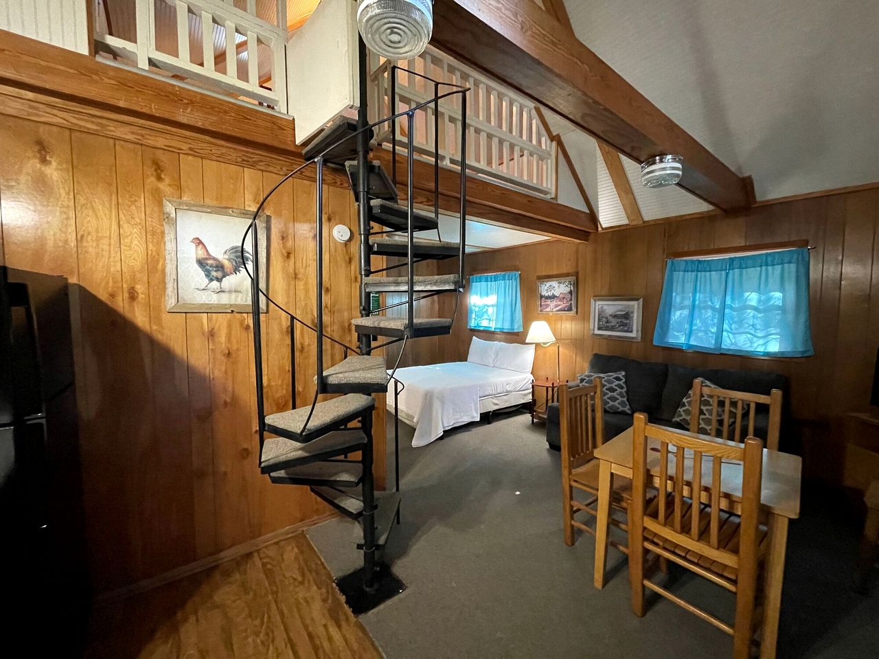 Cozy Loft Cabin with Private Pond Views Near Zwolle, Louisiana