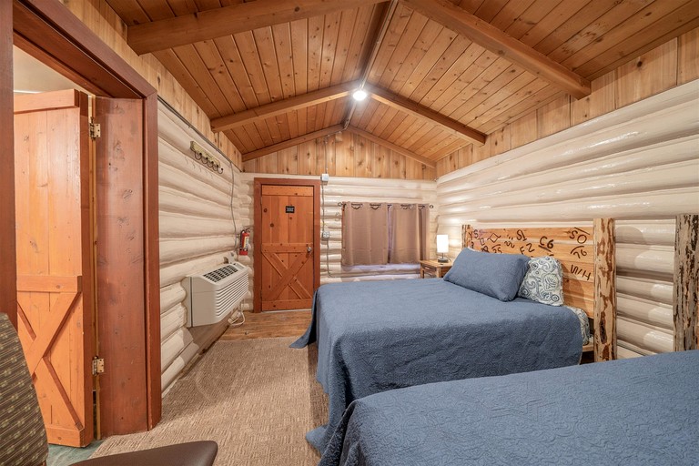 Log Cabins (United States of America, Ashton, Idaho)