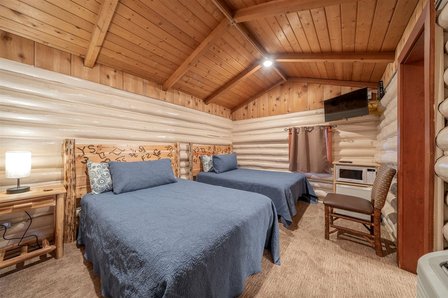 Rustic Log Cabin for Four Close to Mesa Falls in Ashton, Idaho