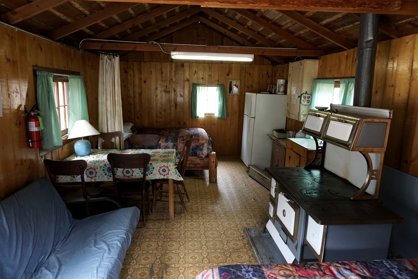 Simple, Pet Friendly Country Cabin in Poudre Canyon, Colorado