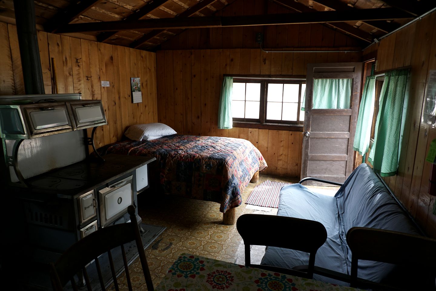 Simple, Pet Friendly Country Cabin in Poudre Canyon, Colorado