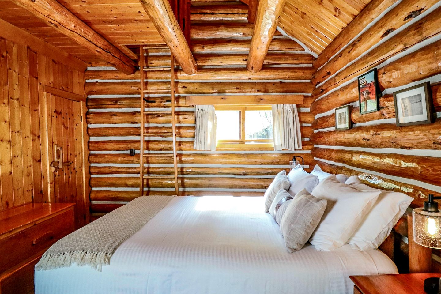 Charming Cabin Rental in Blossoming Garden in Sedona near Red Rock Canyon