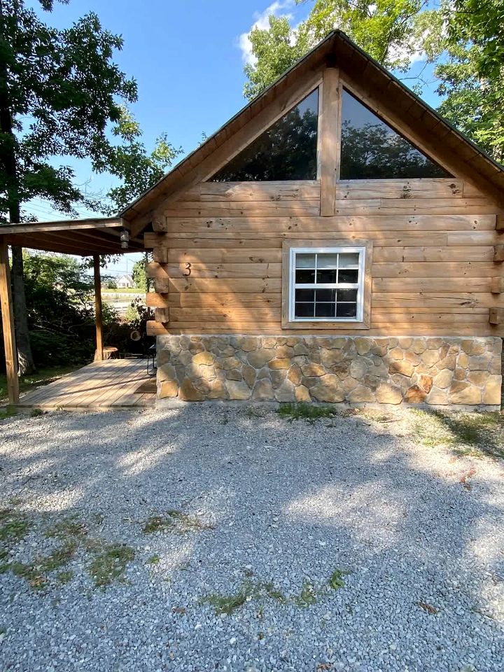 Cozy Log Cabin near Cumberland Lake State Park, Perfect for an Outdoor Adventure