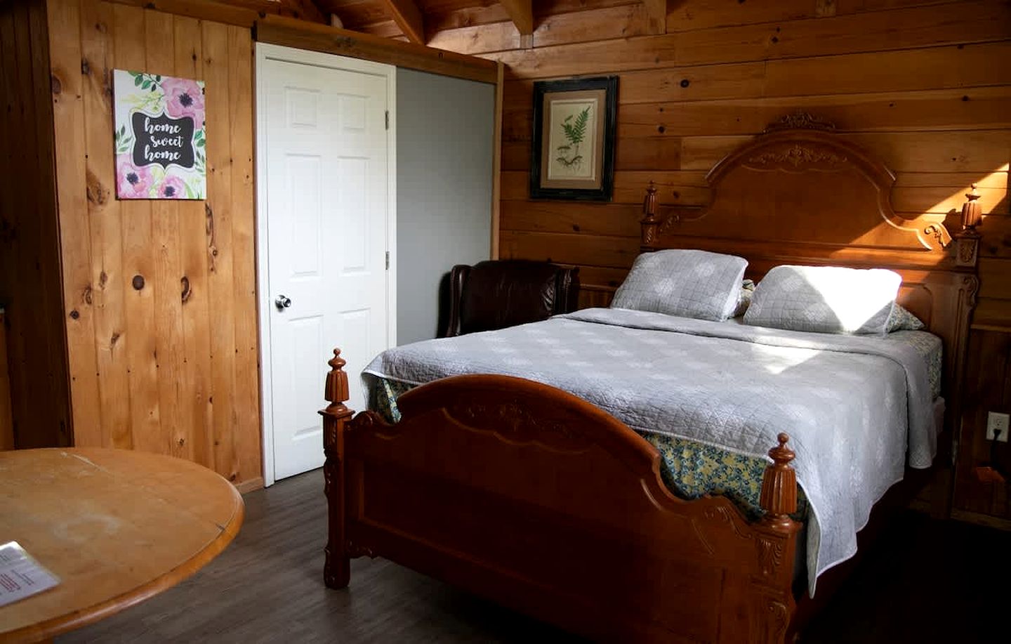 Cozy Log Cabin near Cumberland Lake State Park, Perfect for an Outdoor Adventure