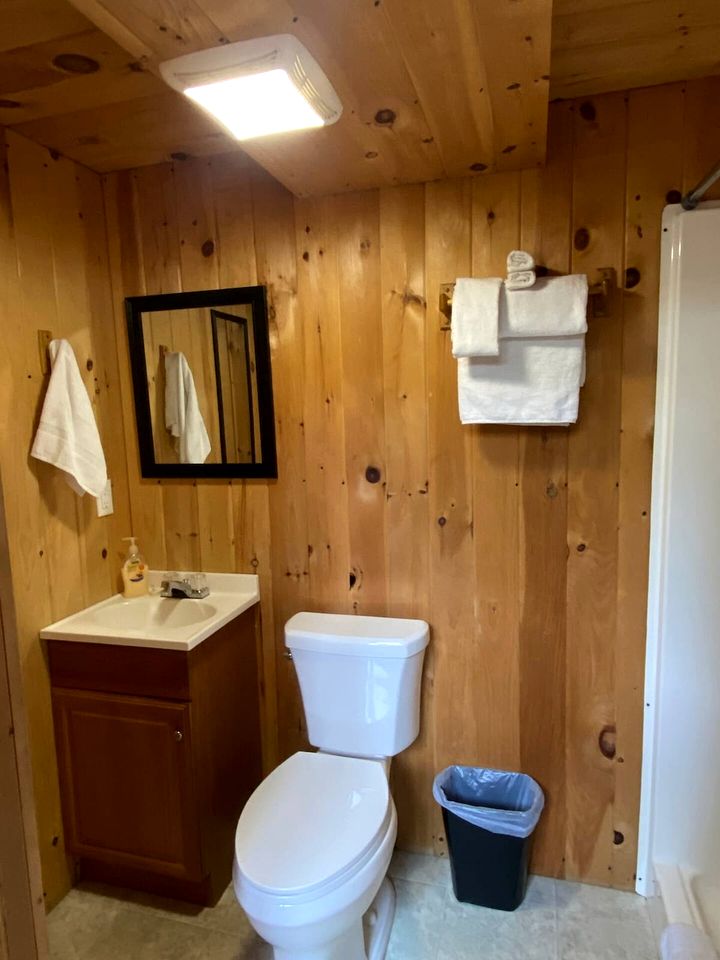 Cozy Log Cabin near Cumberland Lake State Park, Perfect for an Outdoor Adventure