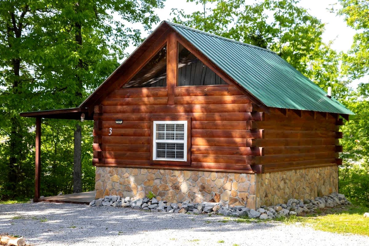 Cozy Log Cabin near Cumberland Lake State Park, Perfect for an Outdoor Adventure