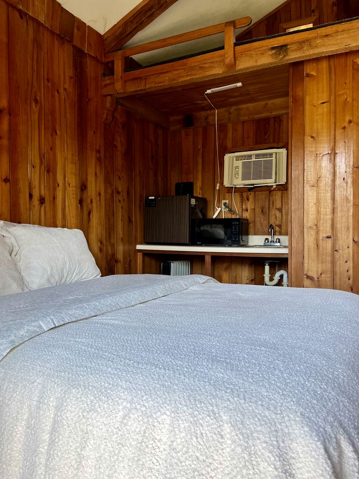 Lush Riverside Cabin Retreat Near Chipola River, Florida