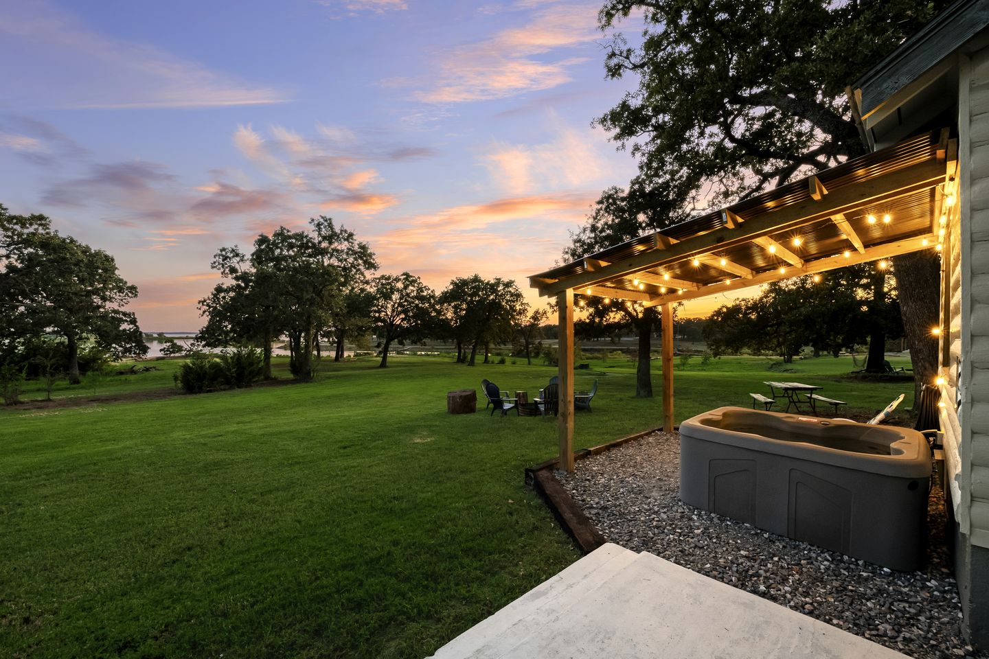 Cozy Cabin Hideaway in Lush Greenery with Lakefront Views in Madill, Oklahoma