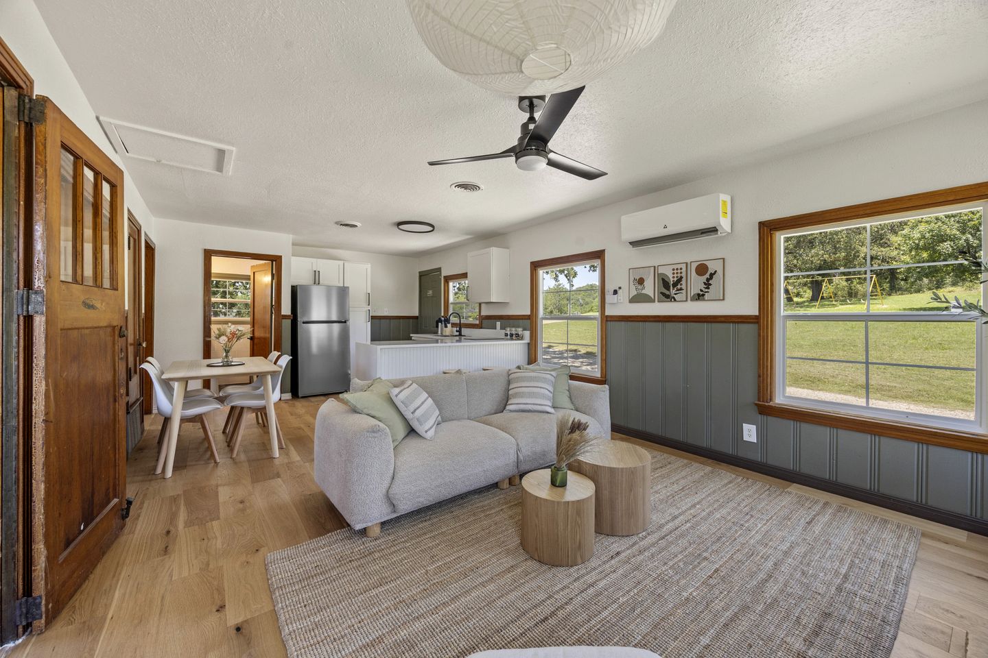 Cozy Cabin Hideaway in Lush Greenery with Lakefront Views in Madill, Oklahoma