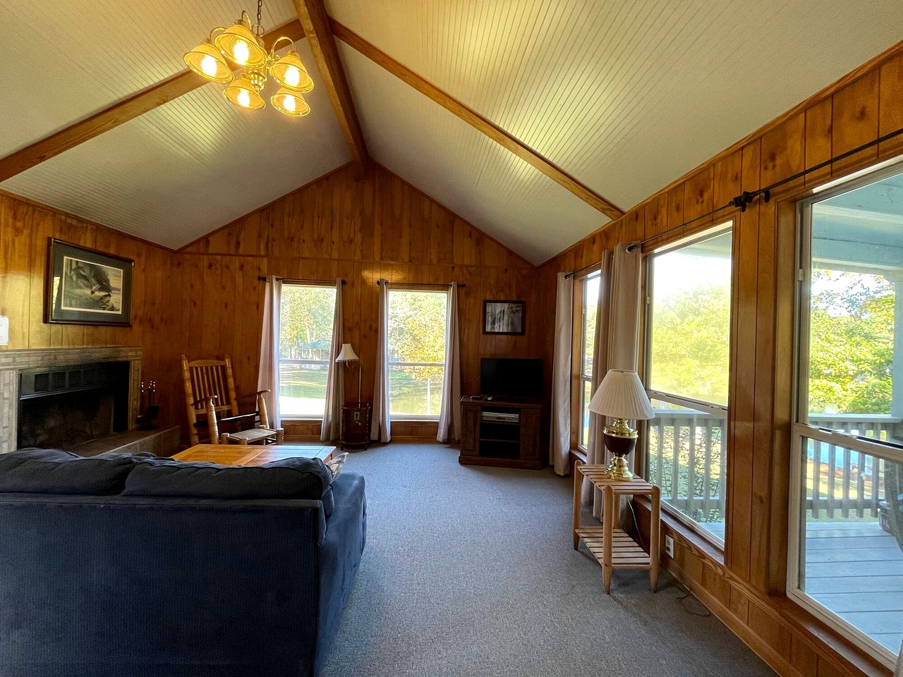 Charming Waterfront Cabin with Private Stocked Pond near Zwolle, Louisiana