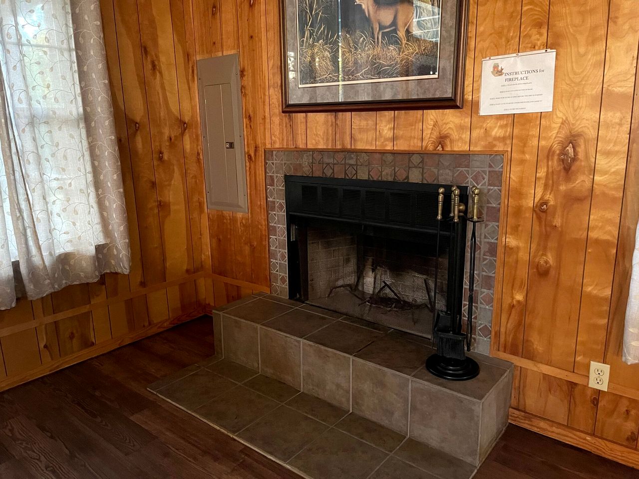 Romantic Luxury Cabin with Jacuzzi Whirlpool & Pond View Near Zwolle, Louisiana