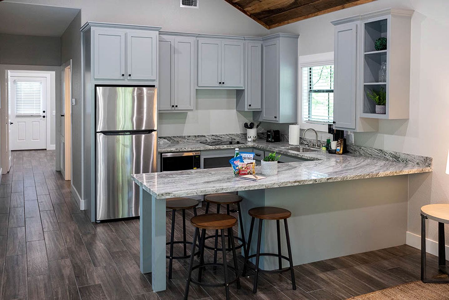 Modern ADA Accessible Cabin with Creek Views in Livingston, Texas