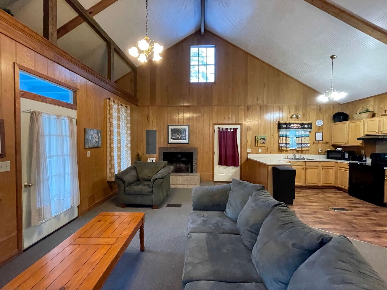 Charming Family Cabin with Private Pond and Fire Pit near Zwolle, Louisiana