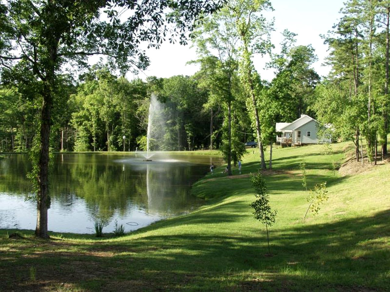 Charming Family Cabin with Private Pond and Fire Pit near Zwolle, Louisiana