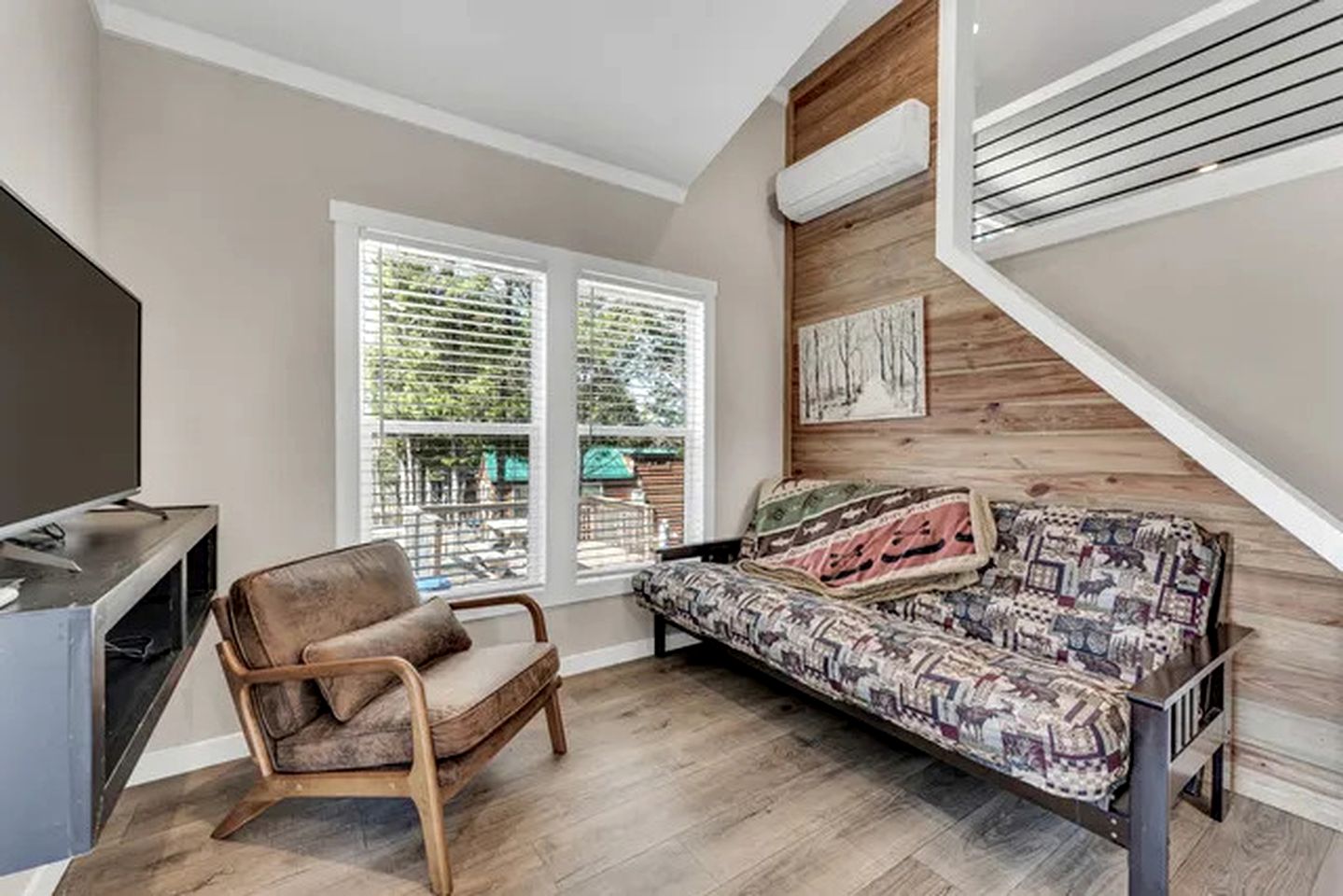 Rustic Cabin Retreat with Loft, Fire Pit & Community Pool in Branson, Missouri