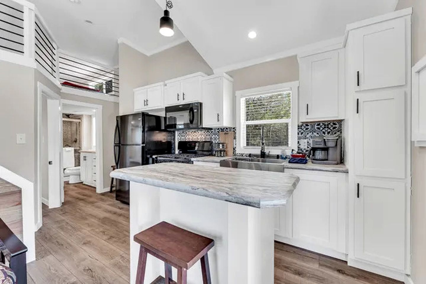 Rustic Cabin Retreat with Loft, Fire Pit & Community Pool in Branson, Missouri