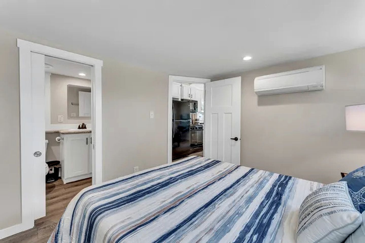 Rustic Cabin Retreat with Loft, Fire Pit & Community Pool in Branson, Missouri