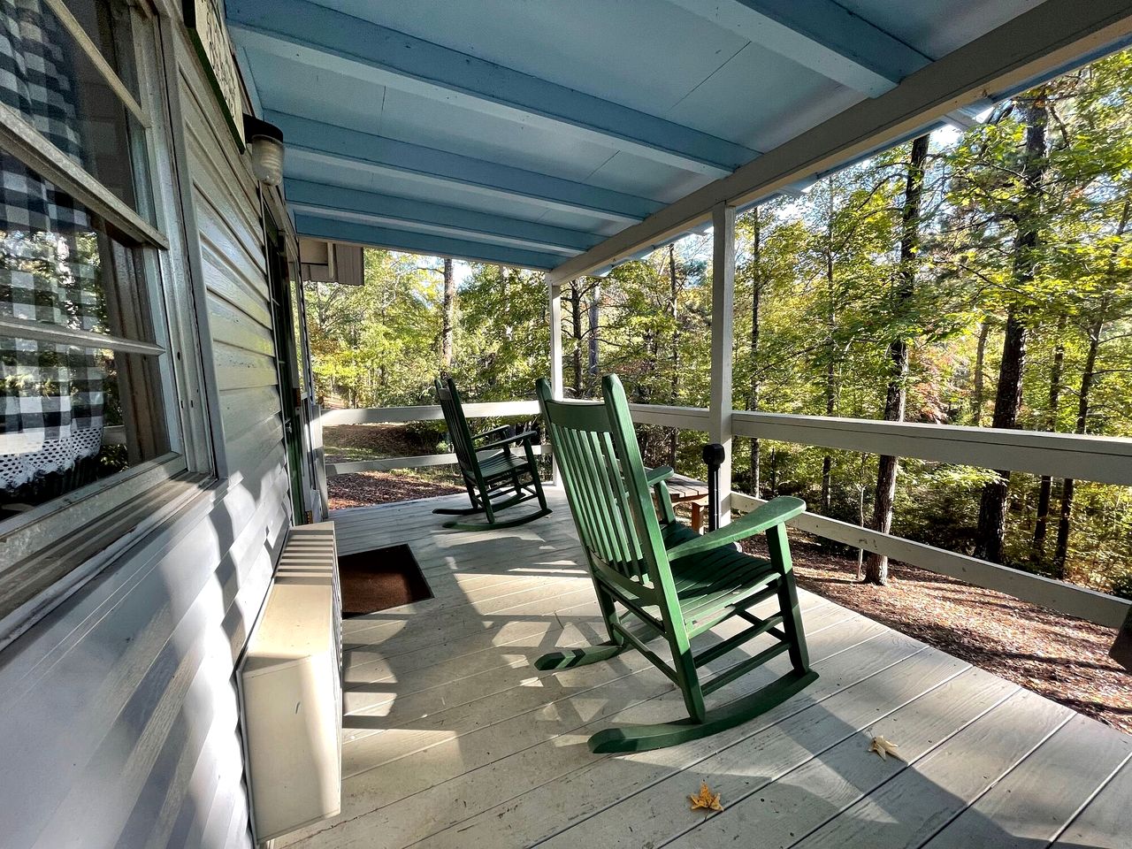 Tranquil Cabin Retreat with Private Pond and Outdoor Deck near Zwolle, Louisiana