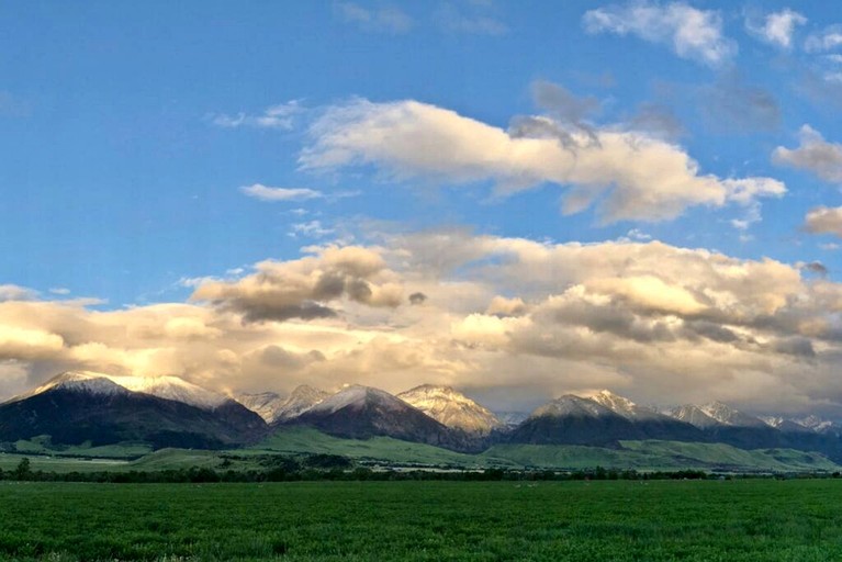 Cabins (United States of America, Emigrant, Montana)
