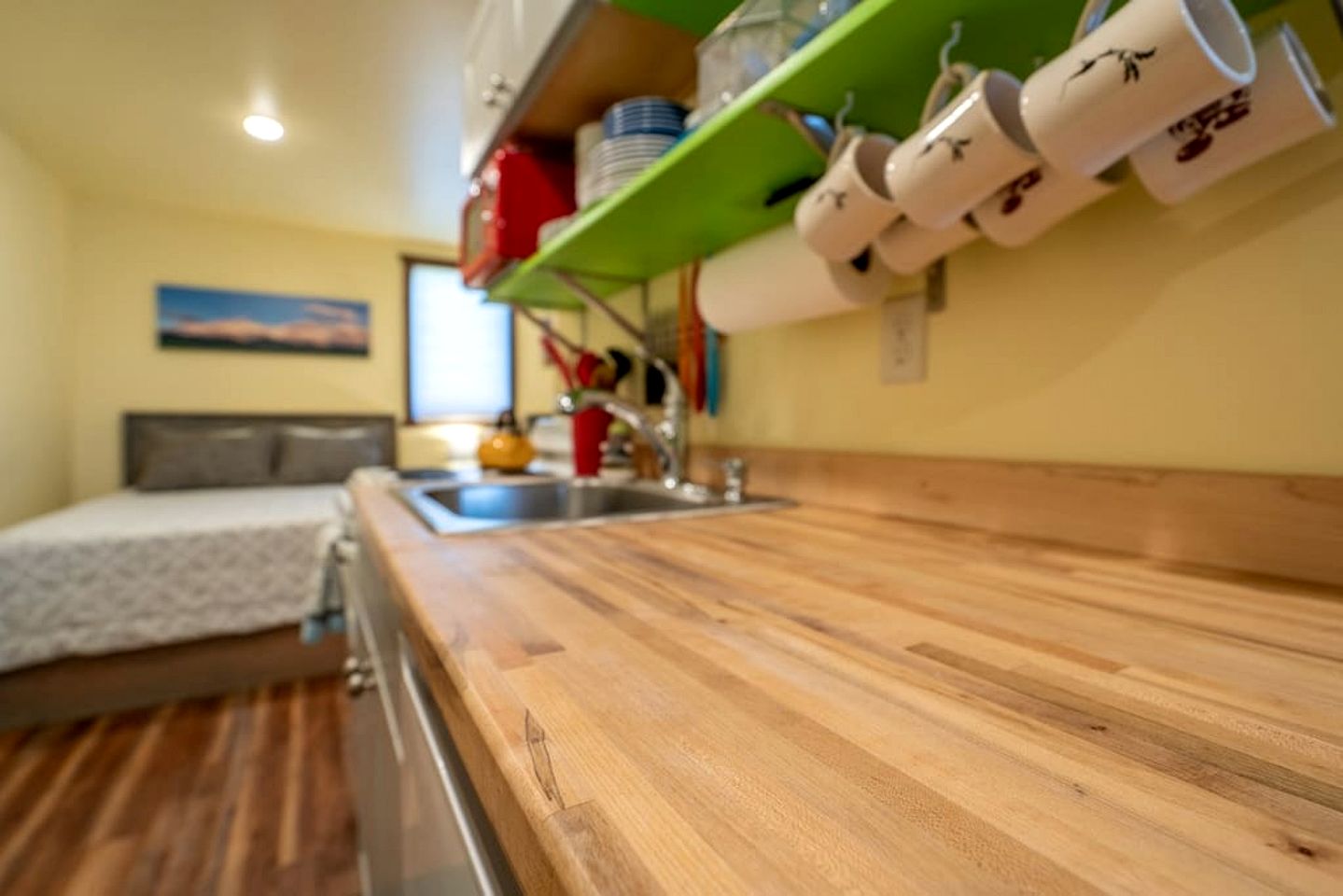 Wonderful Tiny Cabin with Incredible Amenities and Stunning Views in Emigrant, Montana