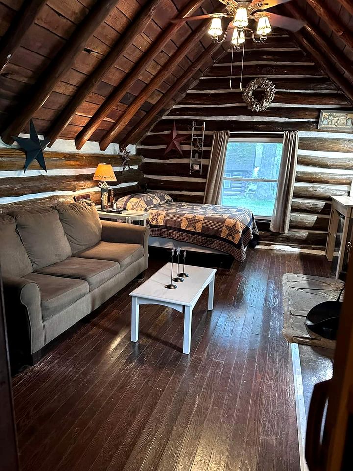 Spacious Log Cabin for an Unforgettable Family Adventure in Markleysburg, Pennsylvania