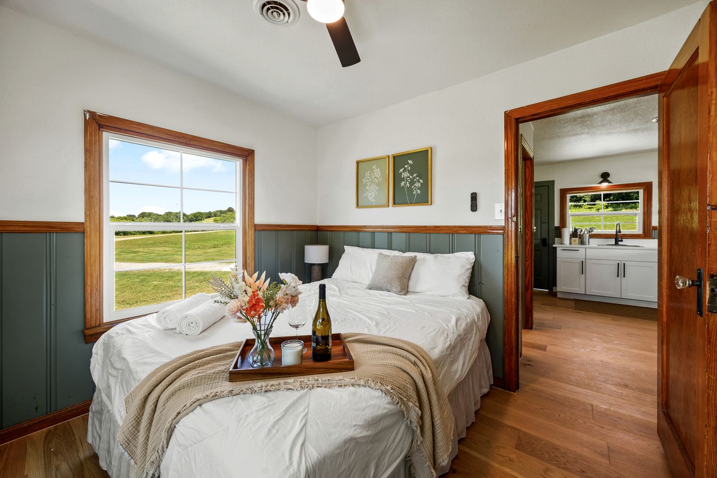 Private Nature Escape: Wooden Cabin with Lake Views in Madill, Oklahoma