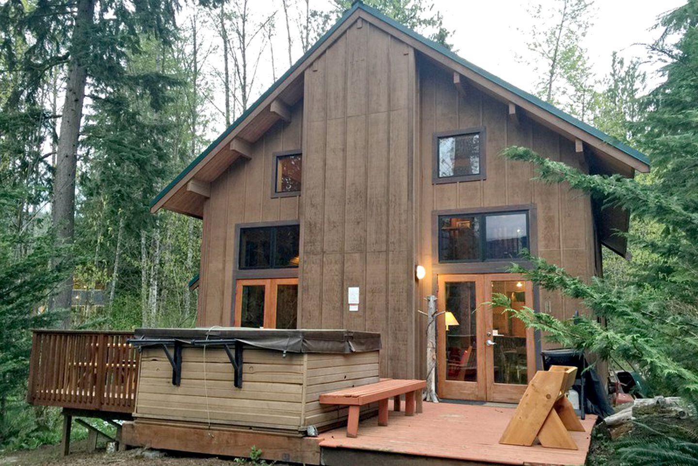 Rustic Cabin Getaway with a Private Hot Tub in Glacier, Washington