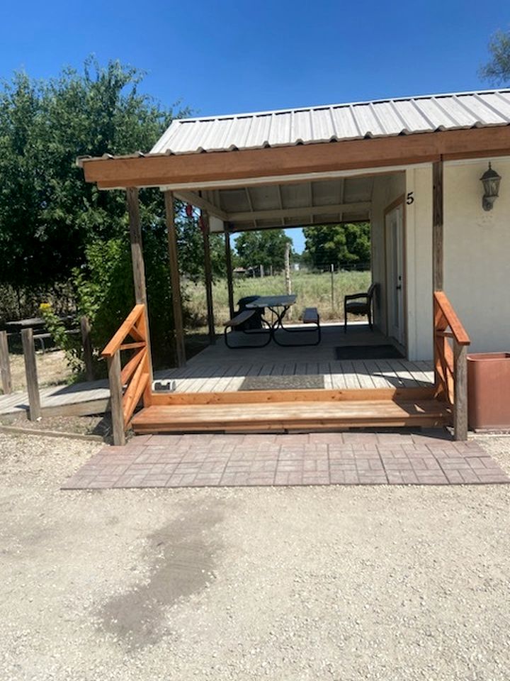 Amazing Cottage with Stunning Sights in Camp Wood, Texas