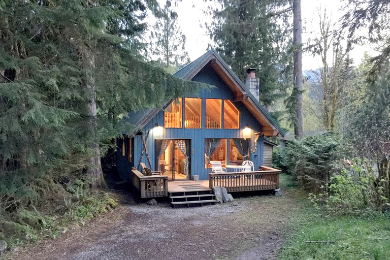 Cabins (Glacier, Washington, United States)