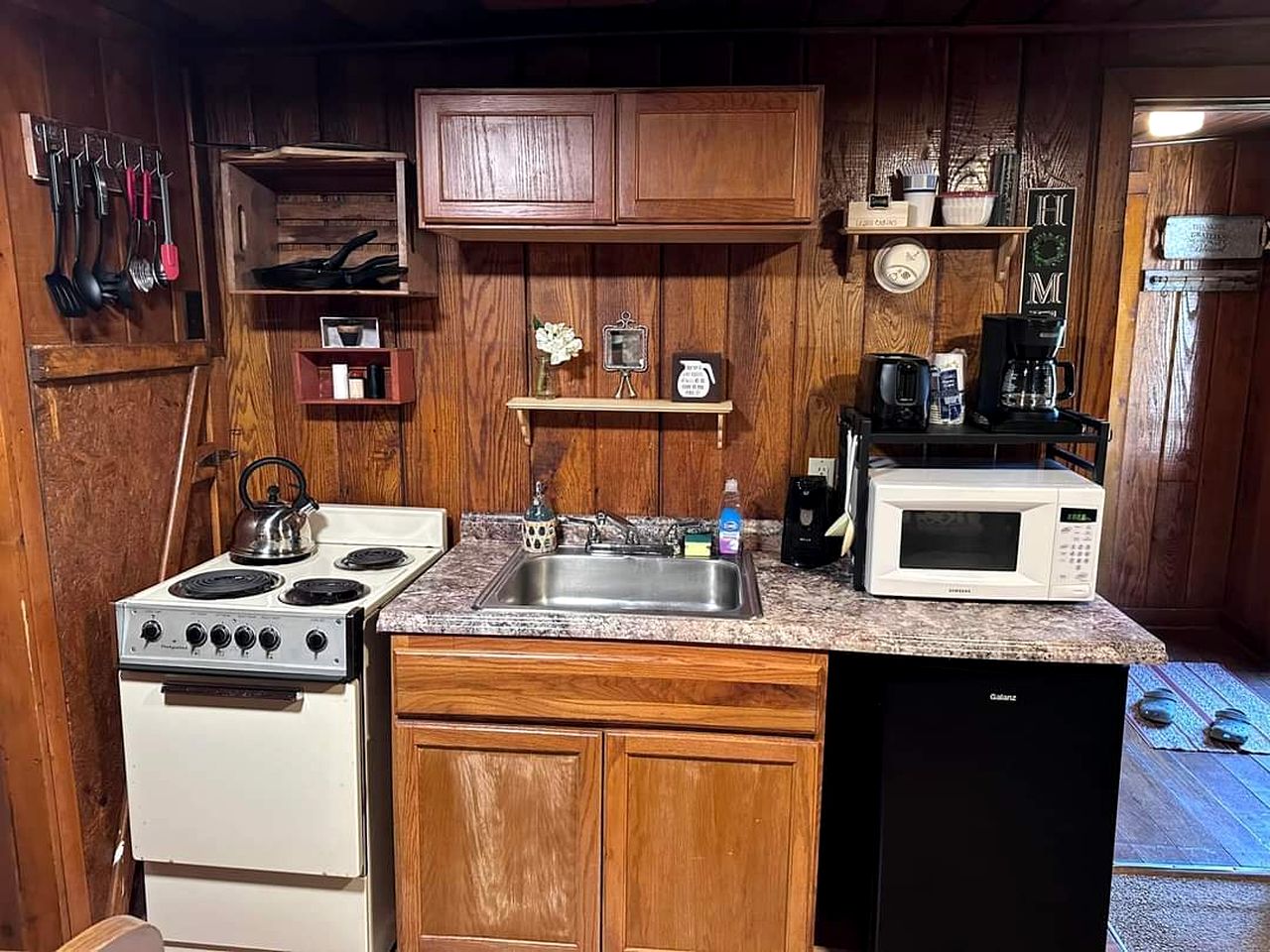Dog-Friendly Log Cabin for a Memorable Family Getaway near Youghiogheny River Lake in Pennsylvania