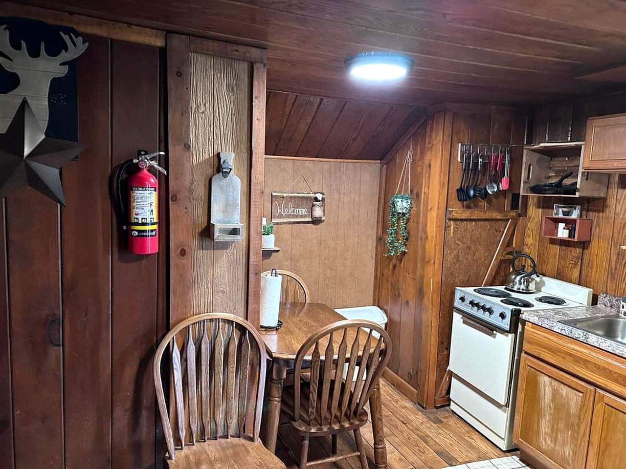 Dog-Friendly Log Cabin for a Memorable Family Getaway near Youghiogheny River Lake in Pennsylvania