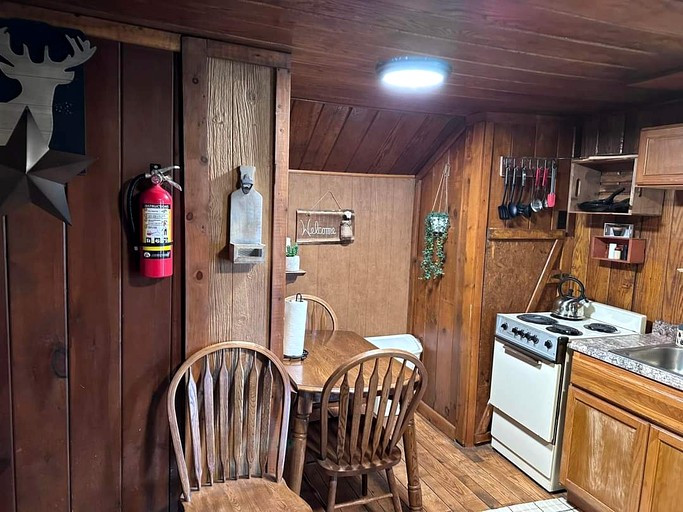 Cabins (United States of America, Markleysburg, Pennsylvania)