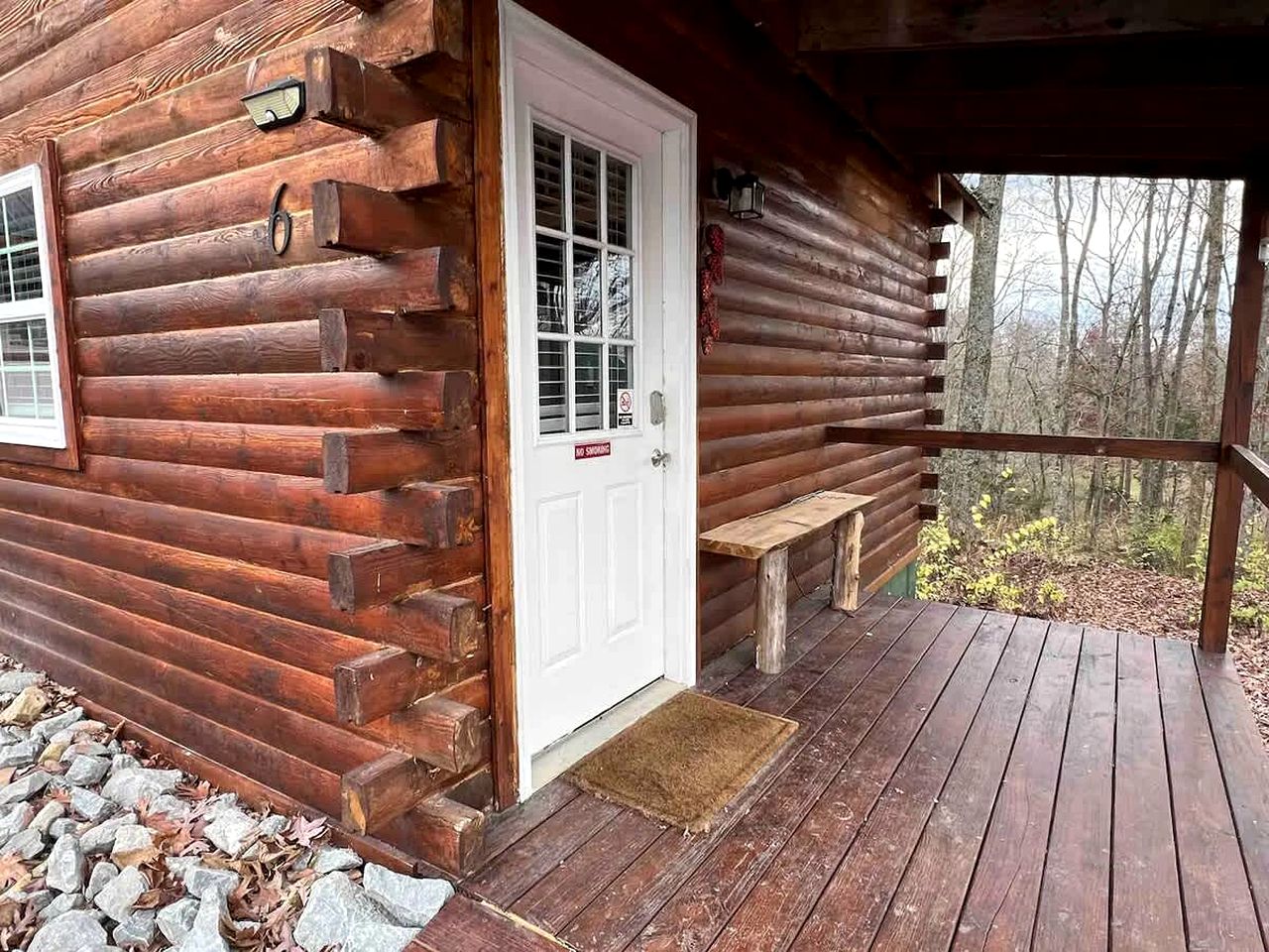 Pet Friendly Log Cabin, Perfect for an Adventure in Kentucky's Lake Country