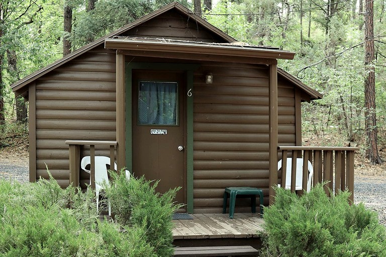 Peaceful and Pet Friendly Studio Cabin in Payson, Arizona, Perfect for a Glamping Weekend