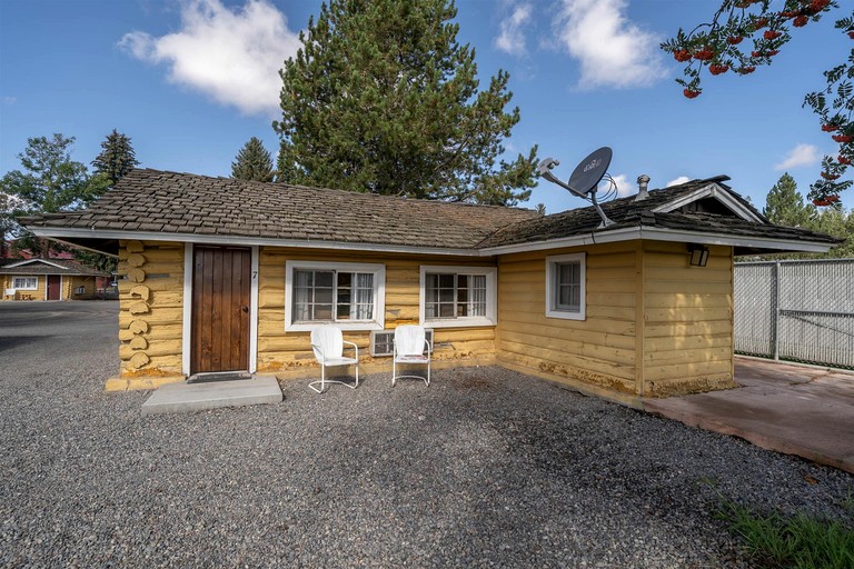 Charming Family Log Cabin, the Perfect Base for Exploring East Idaho in Ashton