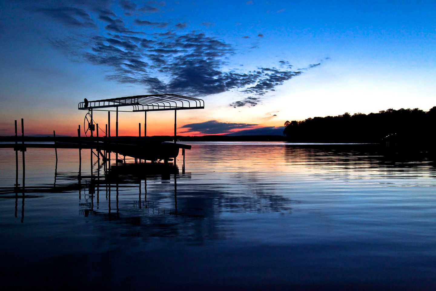Lake Cabin Perfect for a Groups Escape and Outdoor Sports in Carp Lake, Michigan