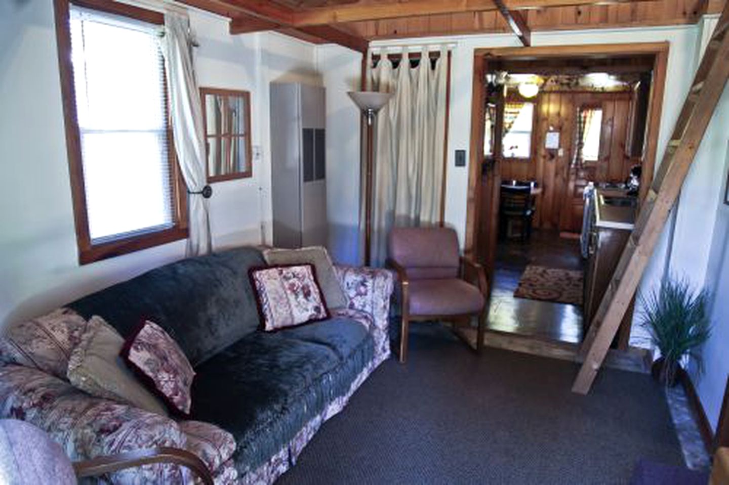 Lake Cabin Perfect for a Groups Escape and Outdoor Sports in Carp Lake, Michigan