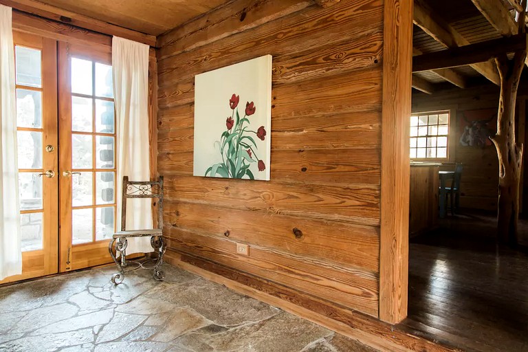 Cabins (Spicewood, Texas, United States)