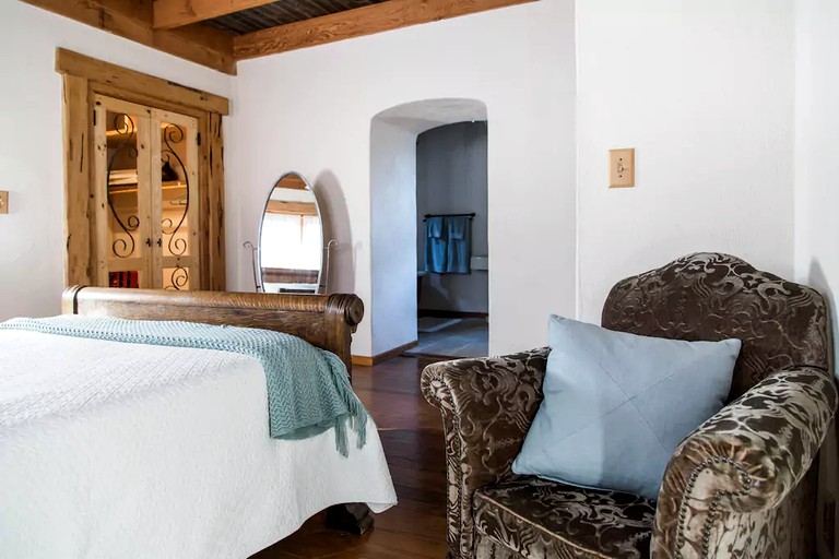 Cabins (Spicewood, Texas, United States)