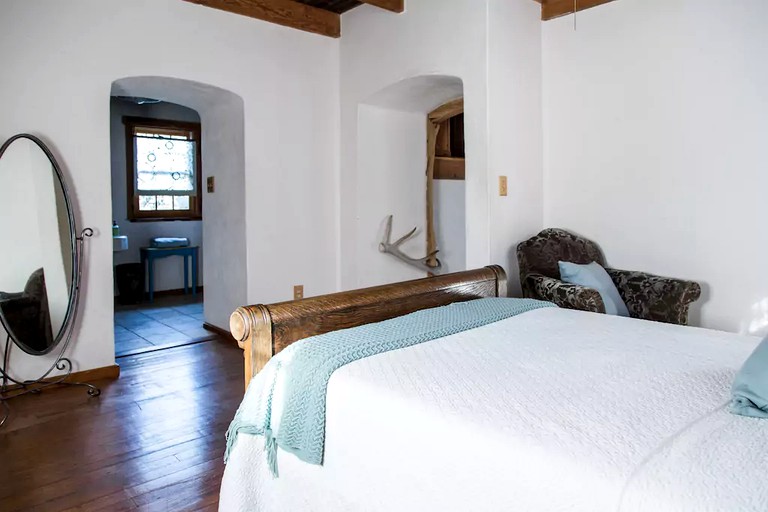 Cabins (Spicewood, Texas, United States)