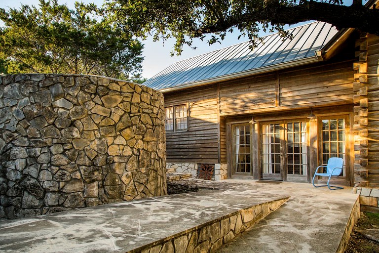 Cabins (Spicewood, Texas, United States)